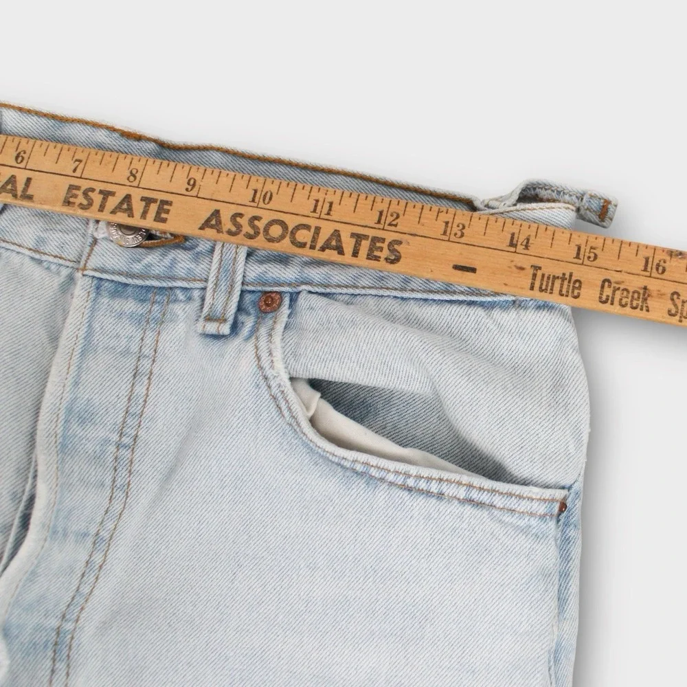 Vintage Levi's 501 Jeans Mens 30x31 Made in USA Light Wash Distressed Ripped‎